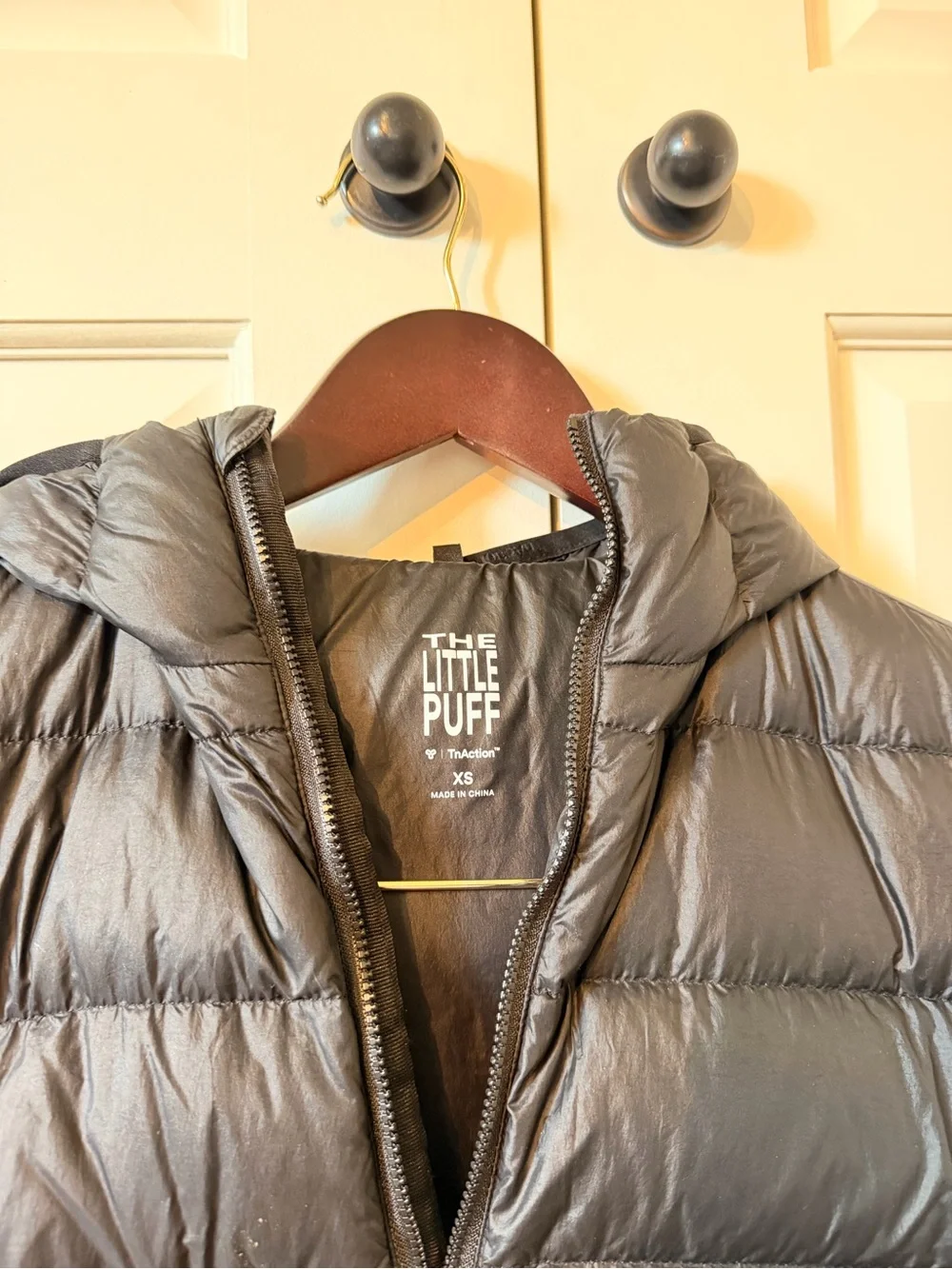 Aritzia TNA The Little Puff Vest | Black | XS - Picture 2 of 8